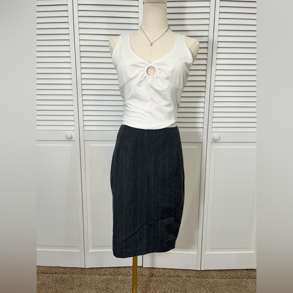 SOLD💗 Vintage Danielle B Gray with White Pin Stripe Pencil Skirt | 12